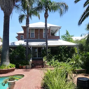 4* Couette-café Lakeside Bed & Breakfast